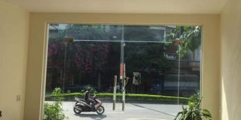 Nhà ngay Mặt đường thuận tiện kinh doanh đằng sau giáp sân vận động tp Yên Bái