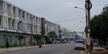 BÁN ĐẤT KDC - Mặt Tiền Nguyễn Trãi. + Cách quốc lộ 50m