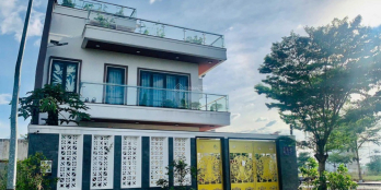 Căn nhà mặt tiền cần bán gần các khu vực tiện ích