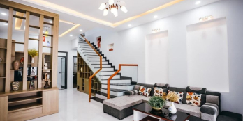 NHÀ ĐẸP 2 TẦNG HẺM LÊ DUẨN GẦN ĐẠI HỌC TÂY NGUYÊN