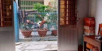 Bán căn nhà có gác lửng cho Cô em. ở Sau lưng NH Đông Á Bank. cách Ngã 4 Cai Lậy