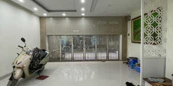 Bán nhà quận Cầu Giấy 39m2 MT 5m xây kiên cố 5 tầng ô tô vào nhà giá 8.3 tỷ