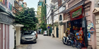 Bán nhà phân lô Tạ Quang Bửu 65m2, oto chạy võng quanh. dân trí cao