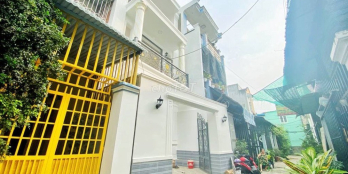 CHÍNH CHỦ CẦN BÁN GẤP NHÀ RIÊNG LẺ 2 MẶT TIỀN  Khu vực ql50 xã qui đức bchanh