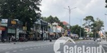 Nhà đẹp mặt tiền Quốc Lộ 13 rộng 6 làn xe