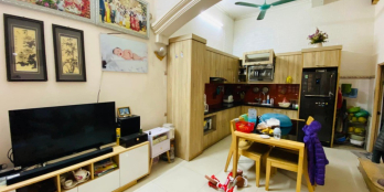 Chính chủ bán nhà  ngõ 51 Giang Biên, Quận Long Biên,  dt 50m 4 tầng ngõ oto