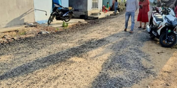 Bán nhà nhỏ nhỏ xinh xinh thích hợp cho máy chị em ở mở tiệm nail hoặc tóc