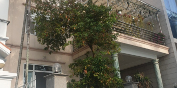 Chính chủ bán gấp Biệt Thự mặt Hồ Tây, Dt 205m2 x 5T, Mt 11m, 2 thoáng, view Hồ