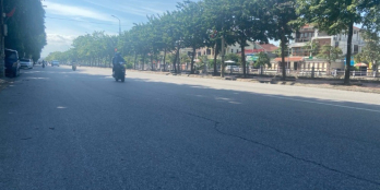  Lô đất kinh doanh mặt đường Nguyễn Sỹ Sách, phía trước có kiot kinh doanh