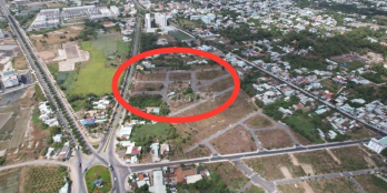 BÁN ĐẤT TP BÀ RỊA 3 MẶT TIỀN VÒNG XOAY VŨNG VẰN