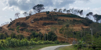 Bán đất tại Một quả đồi 6000m2 mặt tiền B Lao Xê Rê