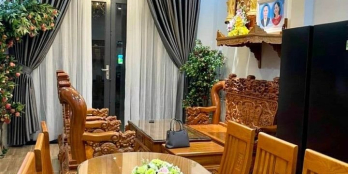 Vị trí nhà cách UBND chỉ 150m.  DT: 112m2.  Giá: 3.4 Tỷ ( thương lượng chính chủ