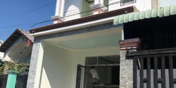 Đường 5 m thông  3p ngủ ,1 p thờ , 2 toilet pkhach và bếp