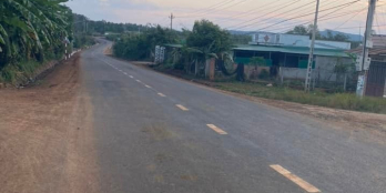 lô Ea Bar đường nhựa 8m dân cư san sát  -Dt: 5x40 tc60