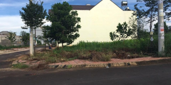 Lô đất 2 mặt tiền đẹp Diện Tích : 7,5x23m. Cn:170m2. Tc100%