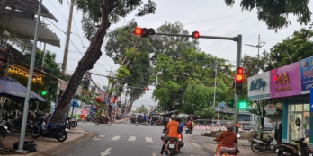 DO KHÔNG NGƯỜI QUẢN LÝ CẦN SANG QUÁN BẾN THƯỢNG HẢI.