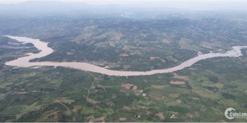 Lô đất cần bán có diện tích 20m x 41m 200 thổ cư mặt bê tông hồ