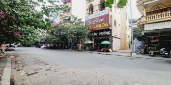 Đất Giếng Đồn Hạ Long. Nằm đối diện chợ và ngay sau lưng trường học