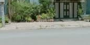 nhà hưng long nằm sau lưng trường cấp1,2 Hưng Long ,cách 120m