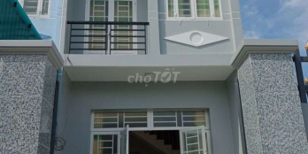 bán nhà hưng long xoay tiền-Có hông cạnh nhà trồng rau- Đường xe hơi