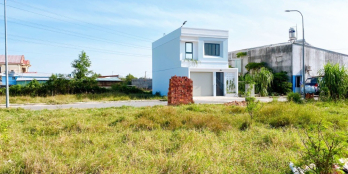 Bán 81,5m2 Thổ cư sổ hồng đô thị, mặt tiền lớn( 6m), gần chợ Bình Chánh !!