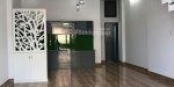 bán nhà đẹp-Đường trước nhà 8m thông thoáng, vỉa hè 3m-vĩnh lộc b