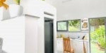 bán nhà 3pn mới xây, 2 nhà vệ sinh, ban công và phòng khách Sổ sẵn-giá tốt-VLB