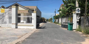 Bán nền gần cầu cống lộ xe tăng