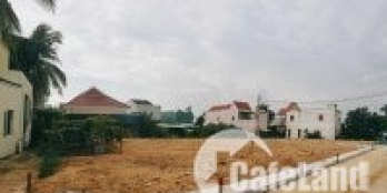 Mặt tiền Nguyễn Duy Trinh, sau khu du lịch Non Nước