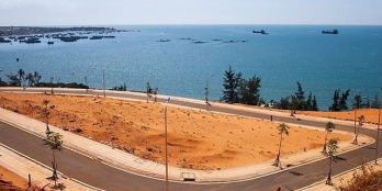 BÁN LỖ 2 LÔ ĐẤT DUY NHẤT GIÁ 1ty400/240M2 MT HUỲNH THÚC KHÁNG VEN BIỂN MŨI NÉ