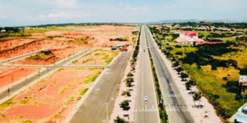 cần tiền bán nhanh lô đất vị trí đẹp mặt tiền biển 180m2