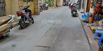 Mặt ngõ 72 Nguyễn Trãi 60m2 chính chủ bán đất mặt tiền 4m vuông ngõ ô tô 7 chỗ v