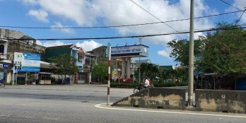 Lô đất trung tâm La Hà như hình. DT 125m2( 5x25) rộng rãi để di chuyển mọi nơi