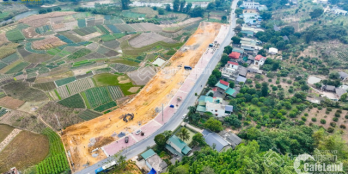 Gần khu chợ đá và là trung tâm du lịch trong tương lai.Sổ đỏ lâu dài chính