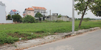 Góc cần bán nhanh lô đất sổ sách đầy đủ đường nhựa