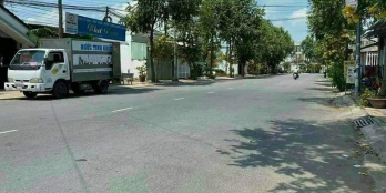 468 tr CÓ 1 NỀN SAU LƯNG ĐỀN THỜ BÁC 2 PHẠM HÙNG