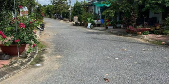 - mặt tiền đường 4.5m dài 18m (đất o tai nong thon) đất 2 mặt tiền đường