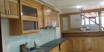 Cần bán căn nhà  3 tầng .đường nguyễn văn cừ phố chu văn an