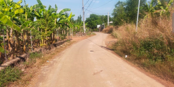 cần bán đất vườn đã xây rào ,gần khu công nghiệp