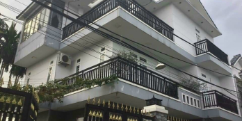 Bán biệt thự đường Thạnh Lộc 29, Quận 12. DT: 22,5 x 11m, 2 lầu. Giá: 10,6 tỷ TL