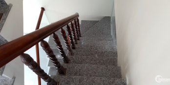 Bán nhà 1 trệt 2 lầu thổ cư hoàn công ngay mặt tiền Lê Hồng Nhi