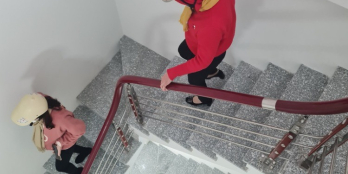 - Chính chủ cần bán gấp căn nhà 3 tầng mới xây tại địa chỉ ngõ 153 Lê Quý Đôn