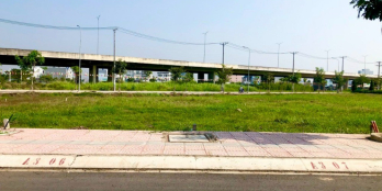 cần bán gấp lô đất mặt tiền đường 50m