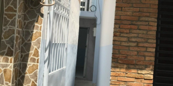 Cho thuê nhà trong trung tâm TP (Hẻm 220 Quận 3)