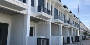 chủ cần bán gấp căn nhà mặt tiền đường