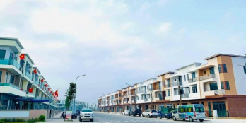 Bán nhà mặt phố 120m2 vừa có thể ở vừa có thể kinh doanh,  giá siêu hạt dẻ