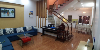 Bán nhà quận Đống Đa 70m mặt tiền 4.86m giá 8.3 tỷ Lh 0386380199