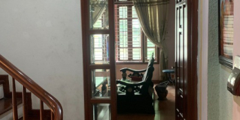 Bán nhà 4 tầng hồ Hoàng Cầu 70m giá 8.3 tỷ Lh 0386380199