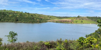 Ôm 300m mặt hồ,ngắm trọn view thông , cách ql14 chỉ 4km, 300m2 thổ cư