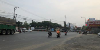 Khu dân cư hiện hữu liền kề khu công nghiệp mặt tiền đường lớn